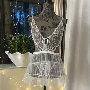 🌹NWT Victoria Secret langerie set M